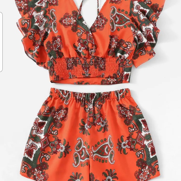 Other - Knot Hem Butterfly Sleeve Top With Shorts